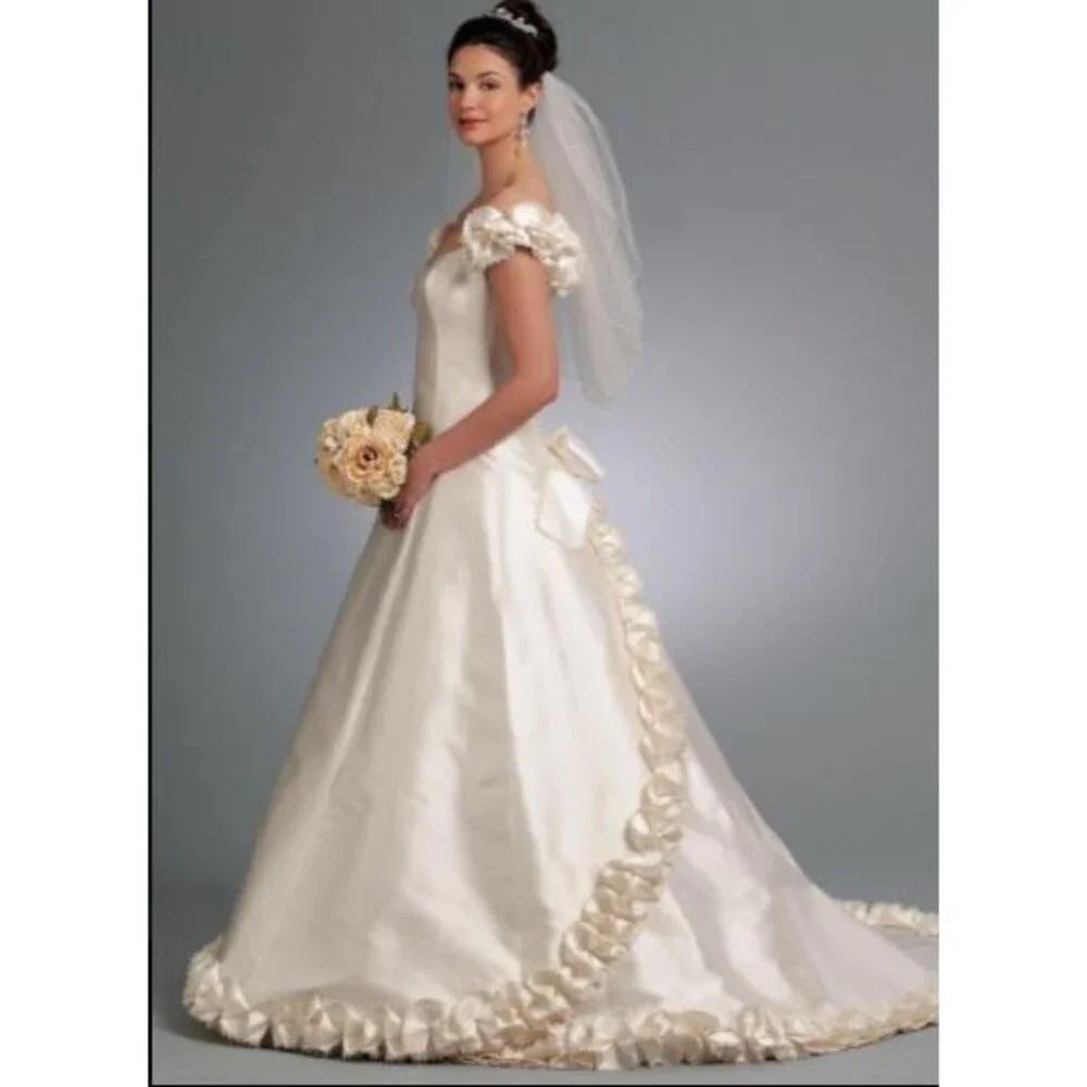 Vogue Wedding Dress Sewing Pattern V1095 Designer Bridal Gown New Uncut